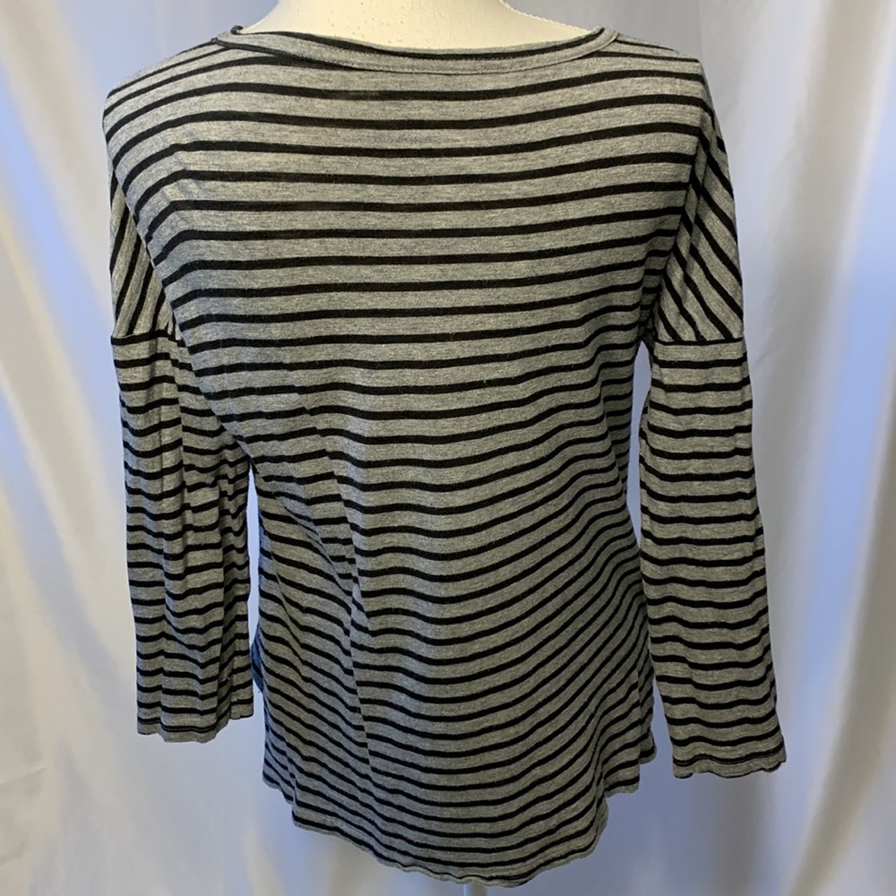 Banana Republic Women’s Malibu Tee - Picture 4 of 5